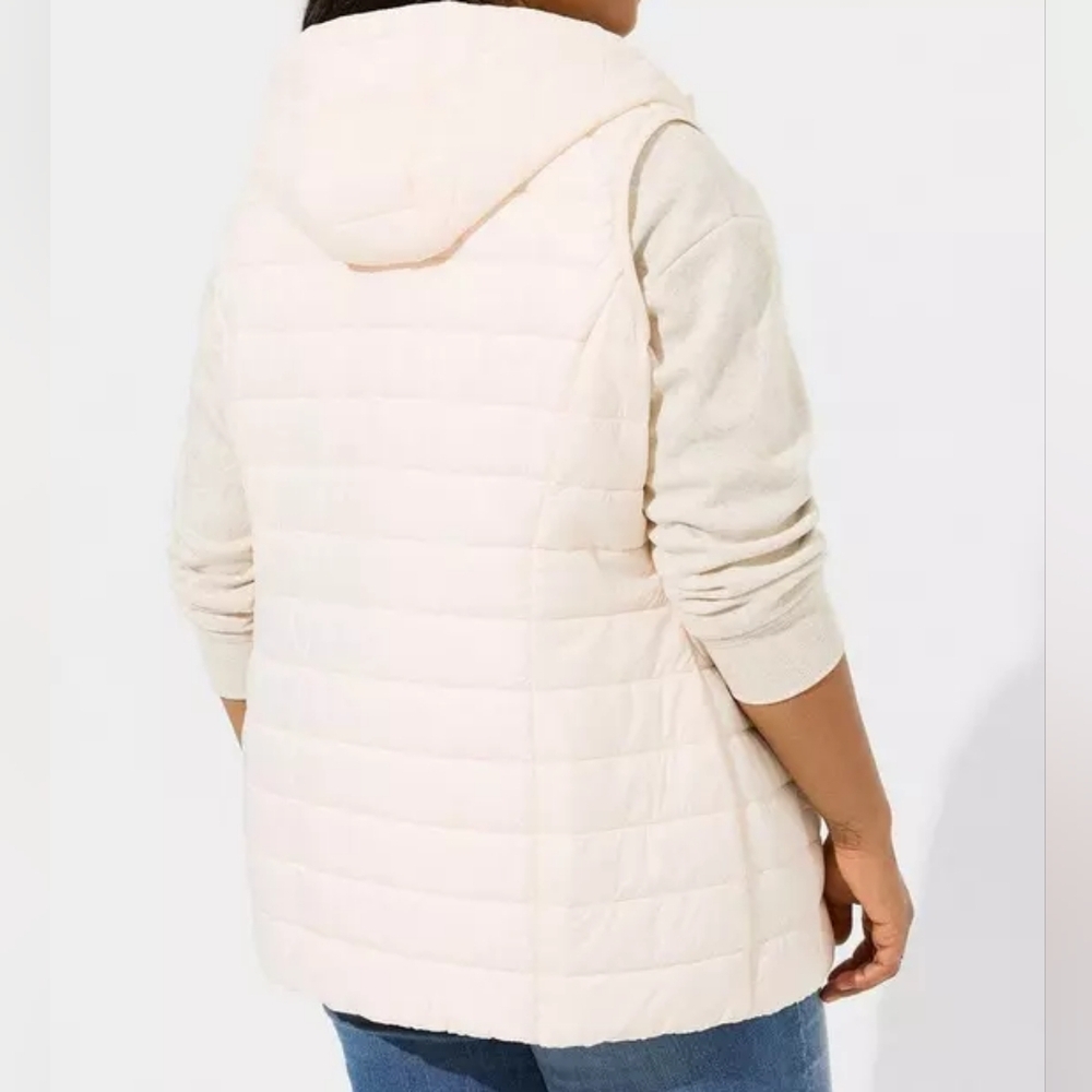 Torrid NWOT Light Packable Puffer Vest - Picture 5 of 9